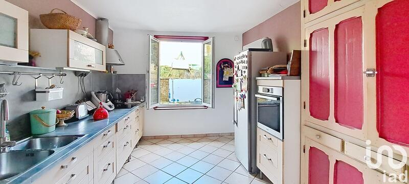 Maison - 202 m² - 8 pièces