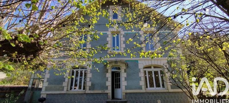 Maison - 205 m² - 9 pièces