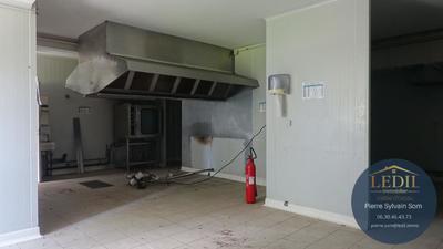 Local commercial - 291 m² - 1 pièce