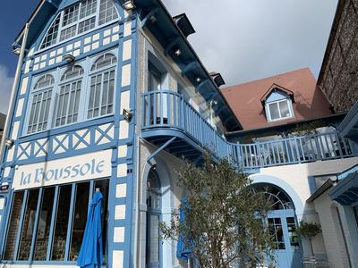 Maison bourgeoise - 302 m² - 10 pièces