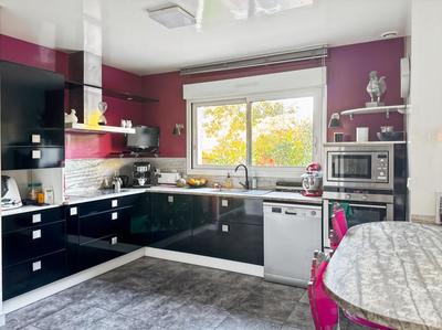 Maison - 179 m² - 8 pièces