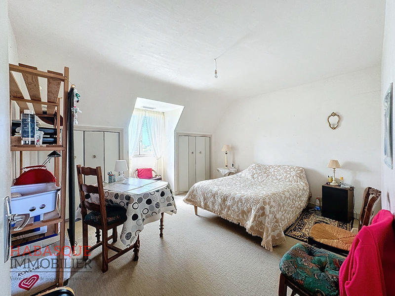 Maison - 178 m² - 9 pièces