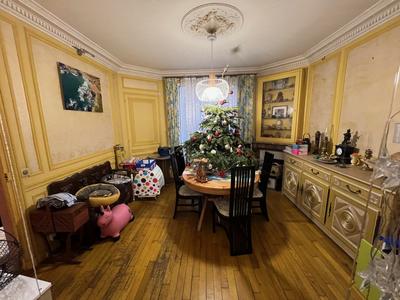 Maison - 210 m² - 9 pièces