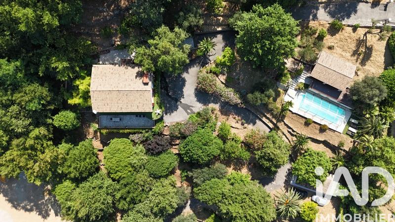 Maison - 190 m² - 8 pièces