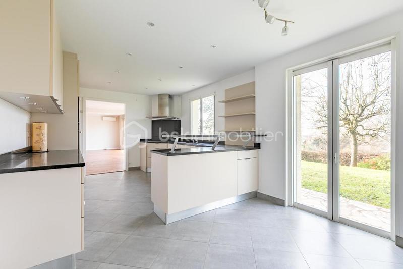 Maison - 243 m² - 8 pièces