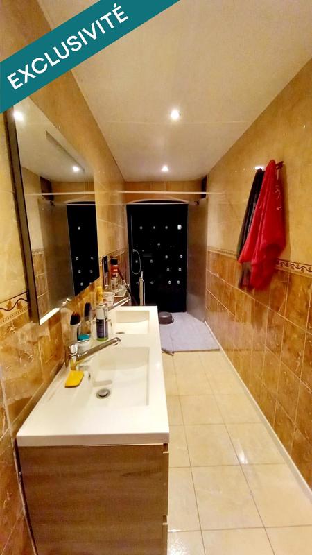 Maison - 216 m² - 7 pièces