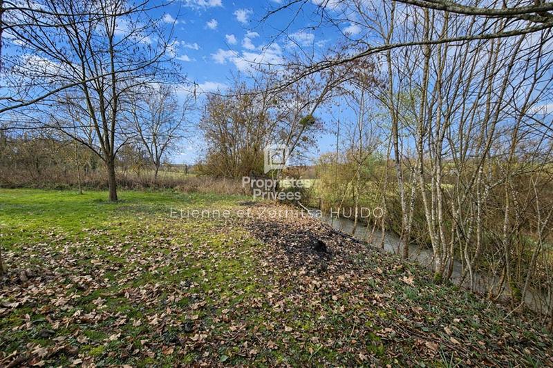 Terrain constructible - 1 850 m²