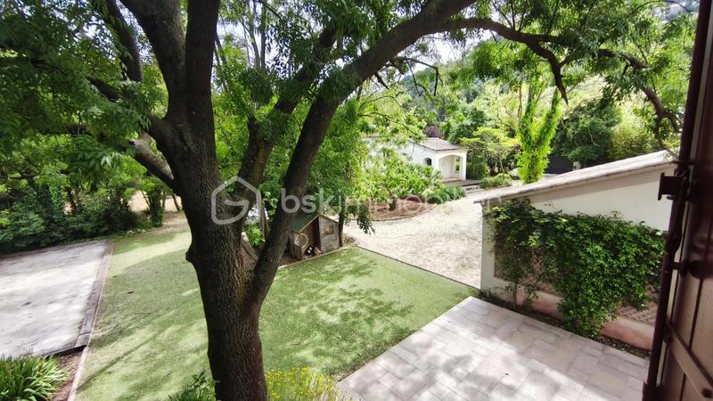 Propriété - 146 m² - 7 pièces