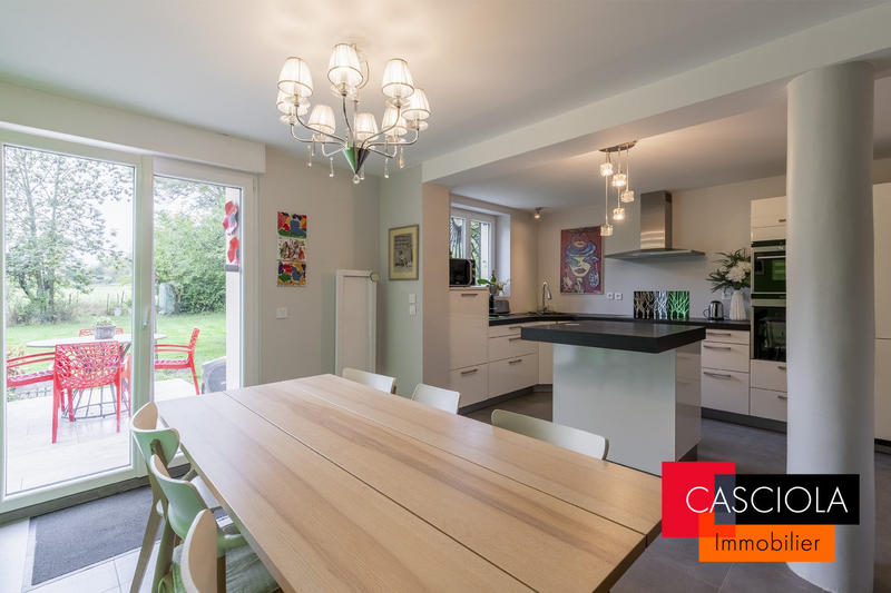 Maison - 318 m² - 8 pièces