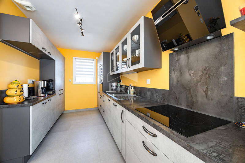 Maison - 95 m² - 5 pièces