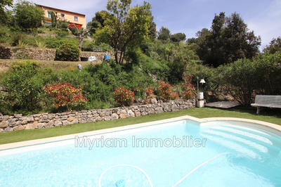 Maison - 180 m² - 5 pièces