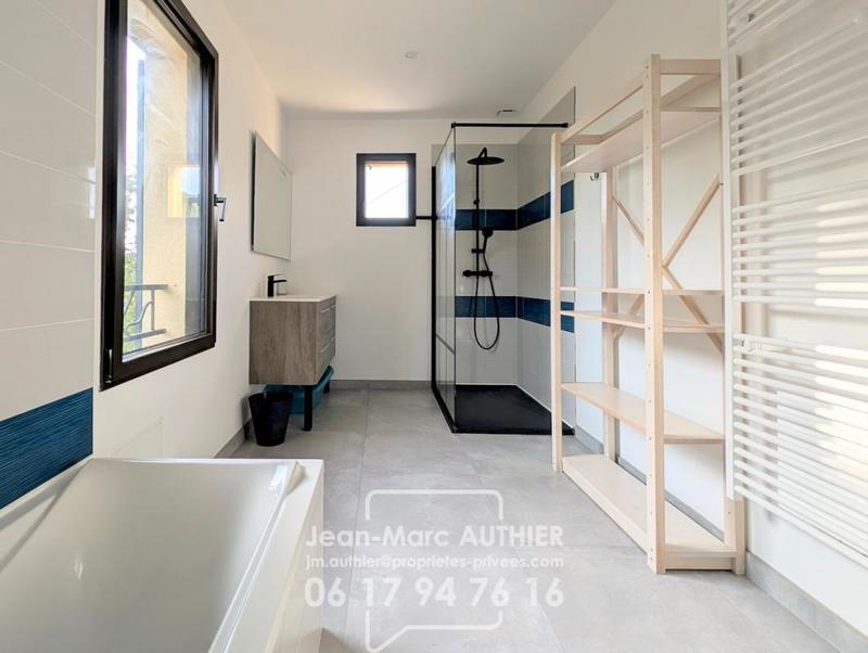 Maison - 212 m² - 8 pièces