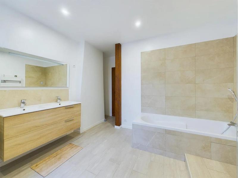 Maison - 116 m² - 6 pièces