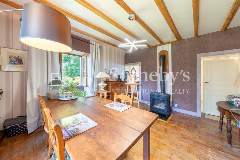 Maison - 261 m² - 13 pièces