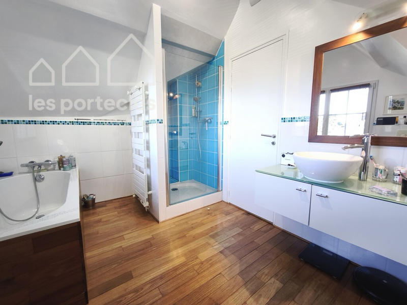 Villa - 268 m² - 10 pièces