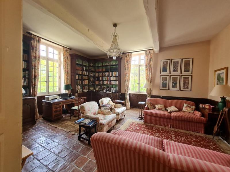 Maison de maîtres - 550 m² - 14 pièces