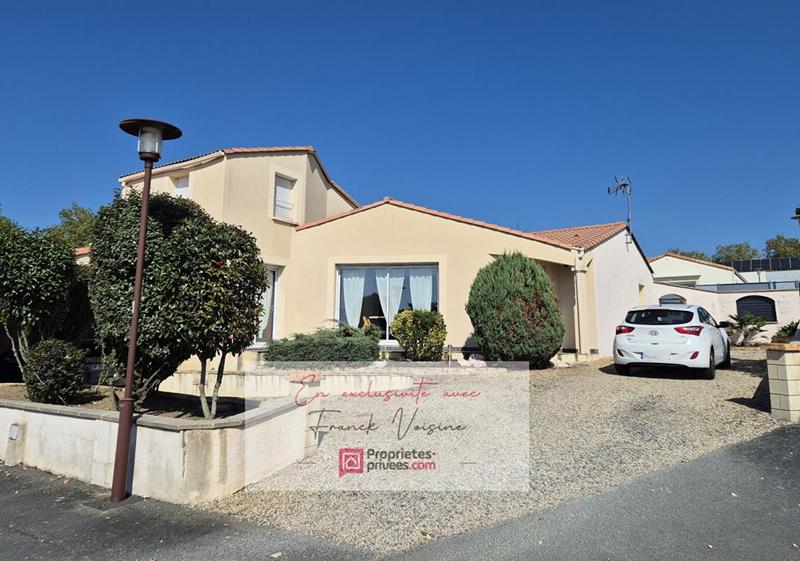 Maison - 121 m² - 7 pièces