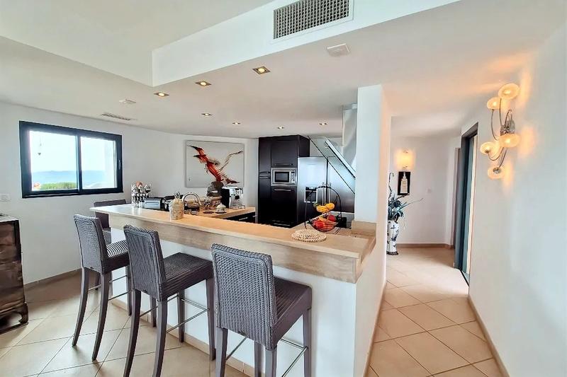 Appartement - 306 m² - 8 pièces