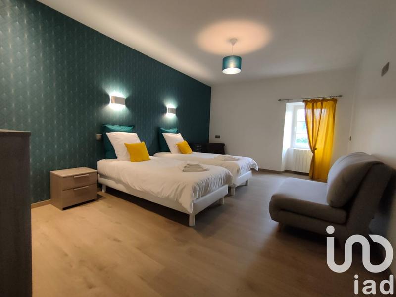 Maison de village - 385 m² - 14 pièces