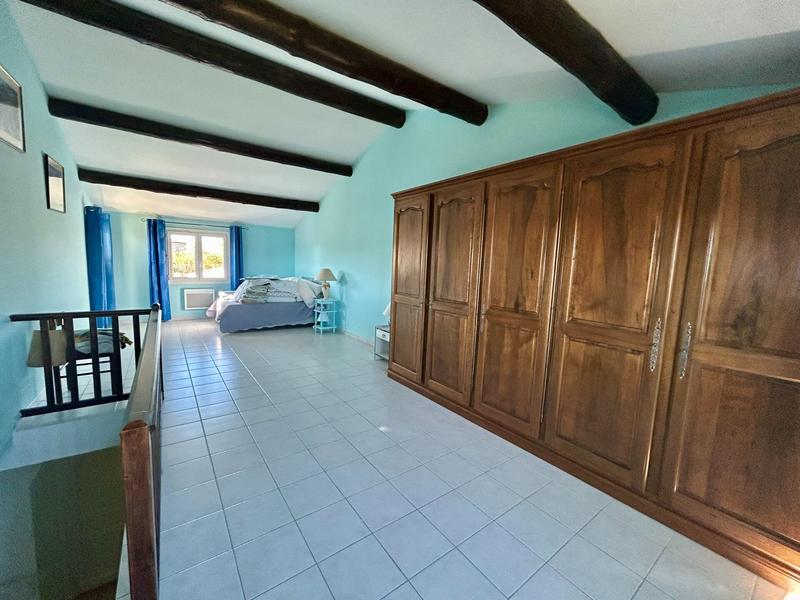 Villa - 196 m² - 8 pièces