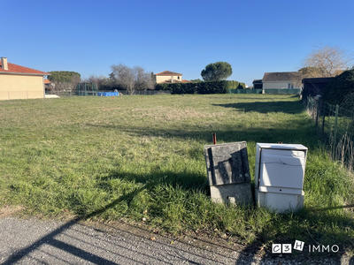 Terrain - 700 m²