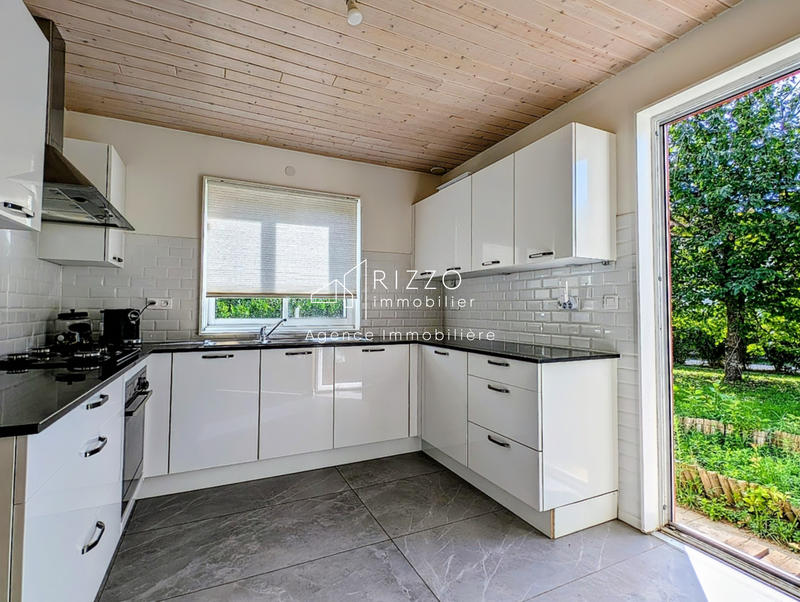 Villa - 161 m² - 6 pièces