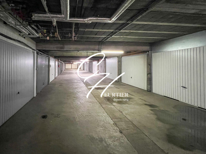 Parking / Garage - 16 m²