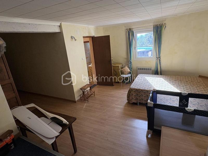 Maison traditionnelle - 170 m² - 5 pièces