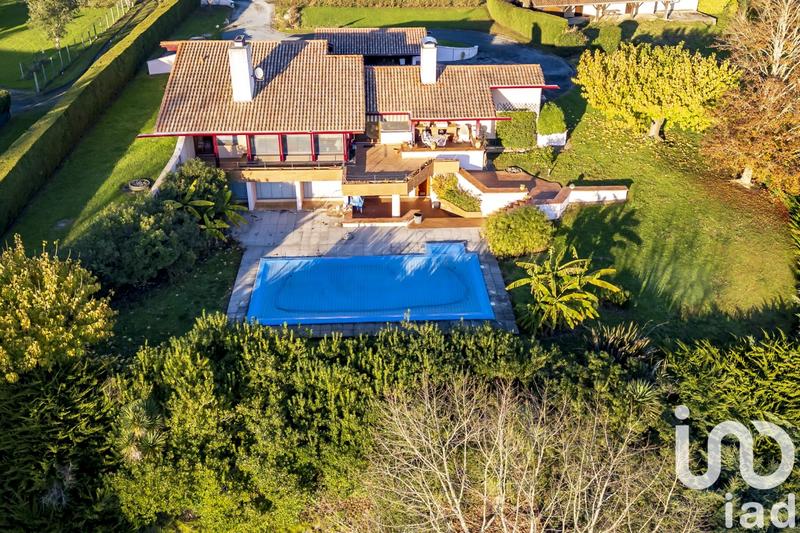 Maison - 300 m² - 6 pièces