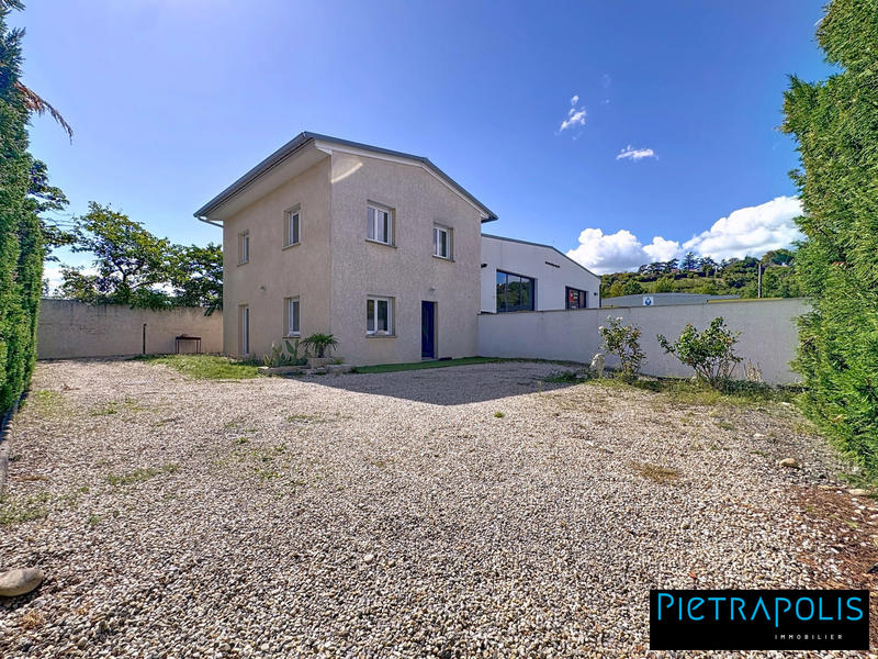 Local d'activités - 104 m² - 4 pièces