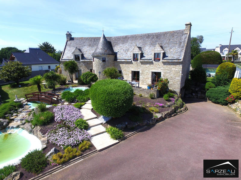 Maison - 256 m² - 10 pièces