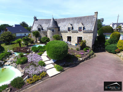 Maison - 256 m² - 10 pièces