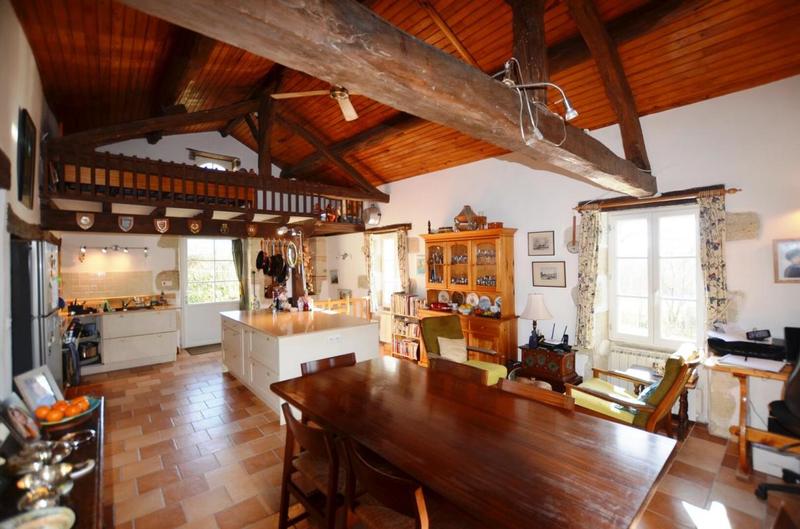 Maison en pierre - 147 m² - 5 pièces