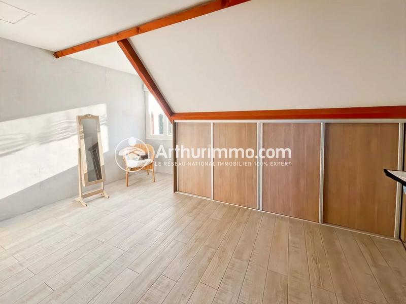 Maison - 181 m² - 8 pièces
