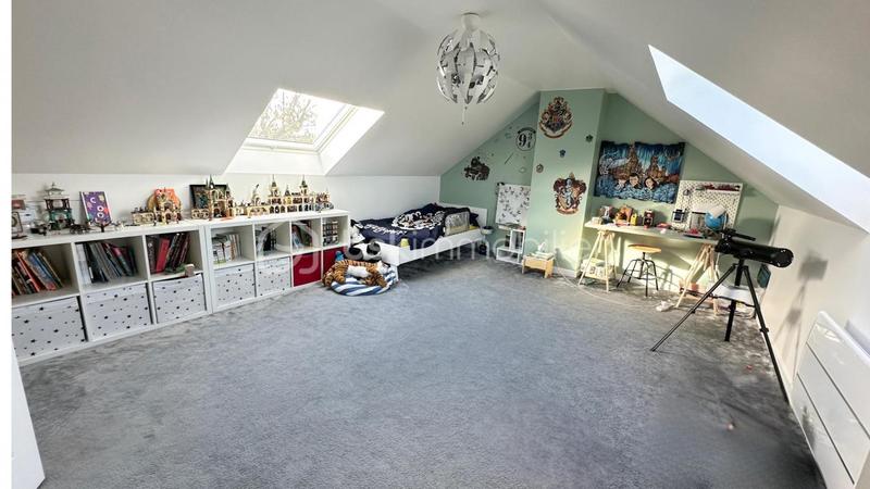 Maison traditionnelle - 147 m² - 7 pièces