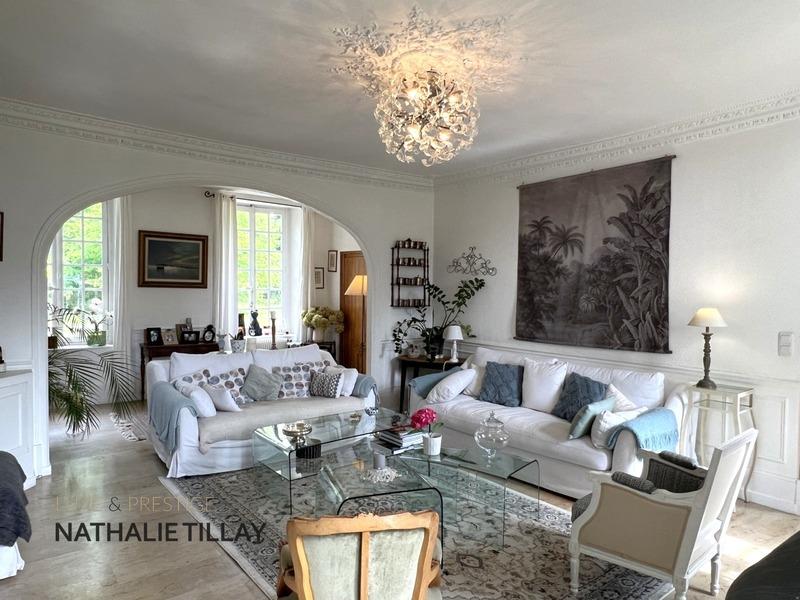 Propriété - 490 m² - 12 pièces