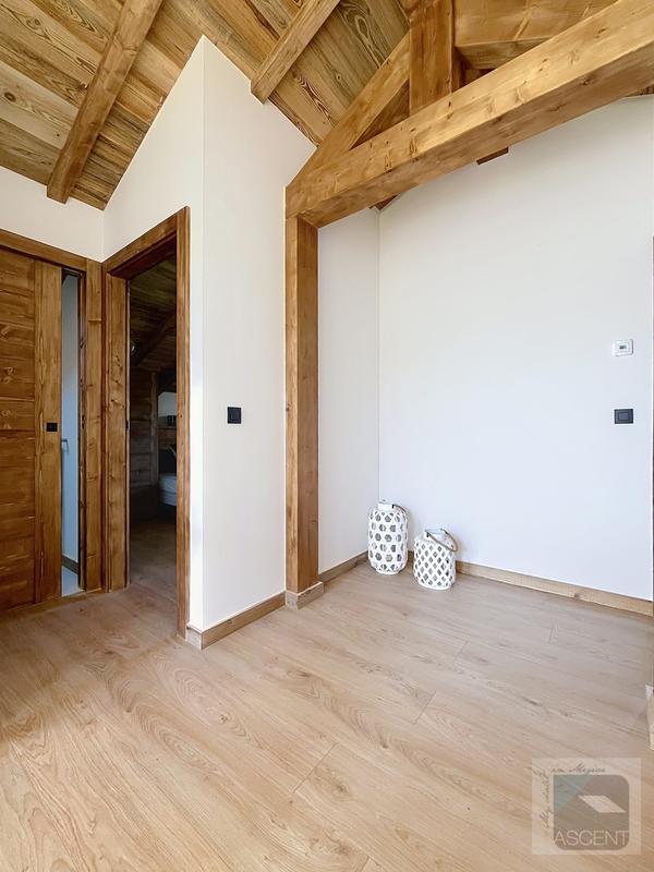 Châlet - 225 m² - 8 pièces
