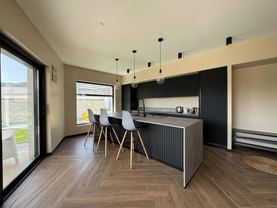 Maison - 170 m² - 6 pièces