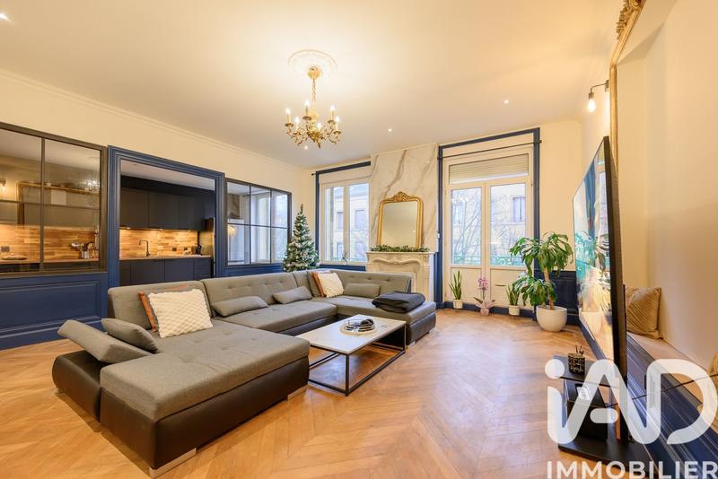 Loft - 129 m² - 5 pièces