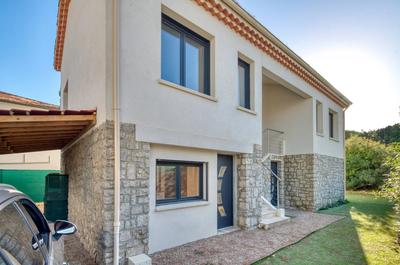 Maison - 130 m² - 7 pièces