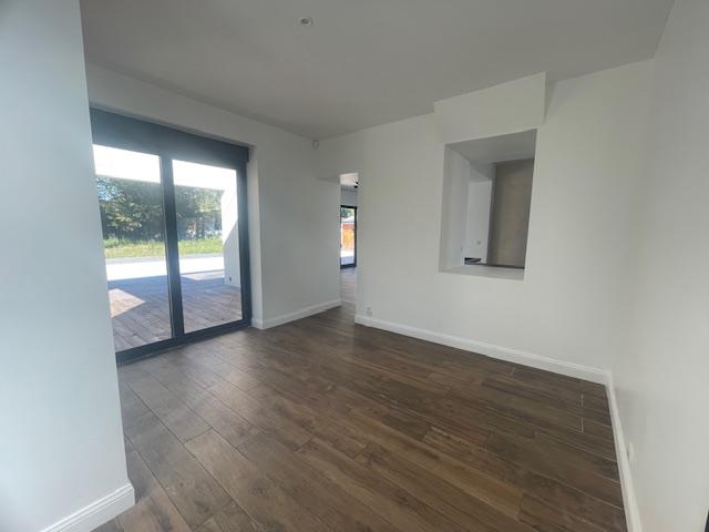 Propriété - 280 m²