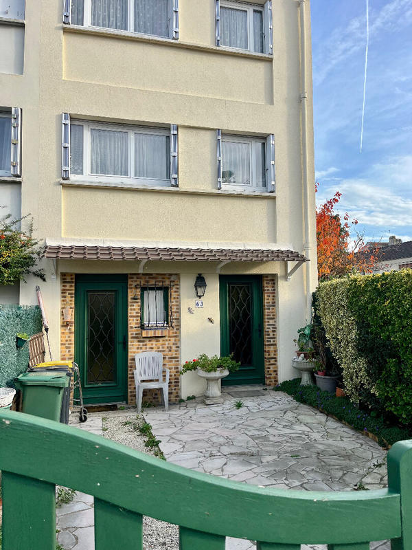 Maison - 90 m² - 5 pièces