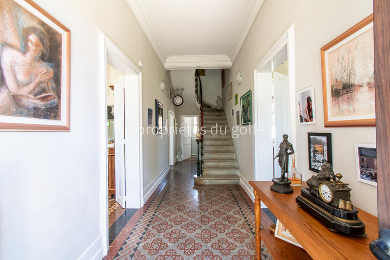 Maison - 200 m² - 6 pièces