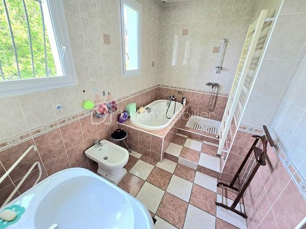 Maison - 170 m² - 6 pièces