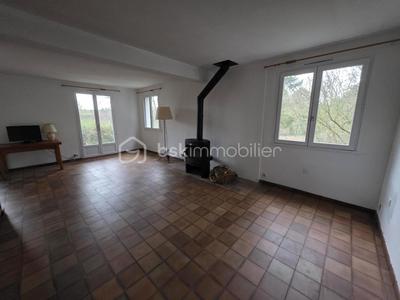 Maison traditionnelle - 143 m² - 6 pièces