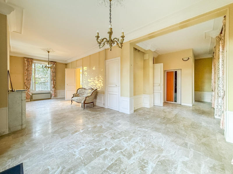 Maison - 198 m² - 7 pièces