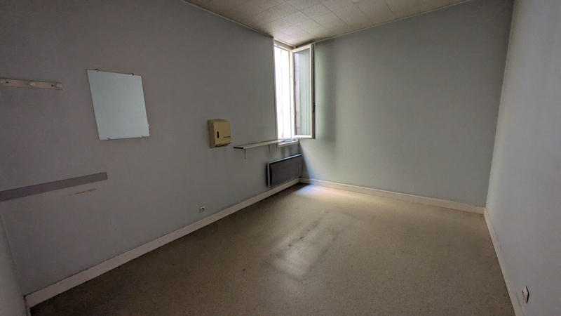 Local commercial - 95 m² - 7 pièces