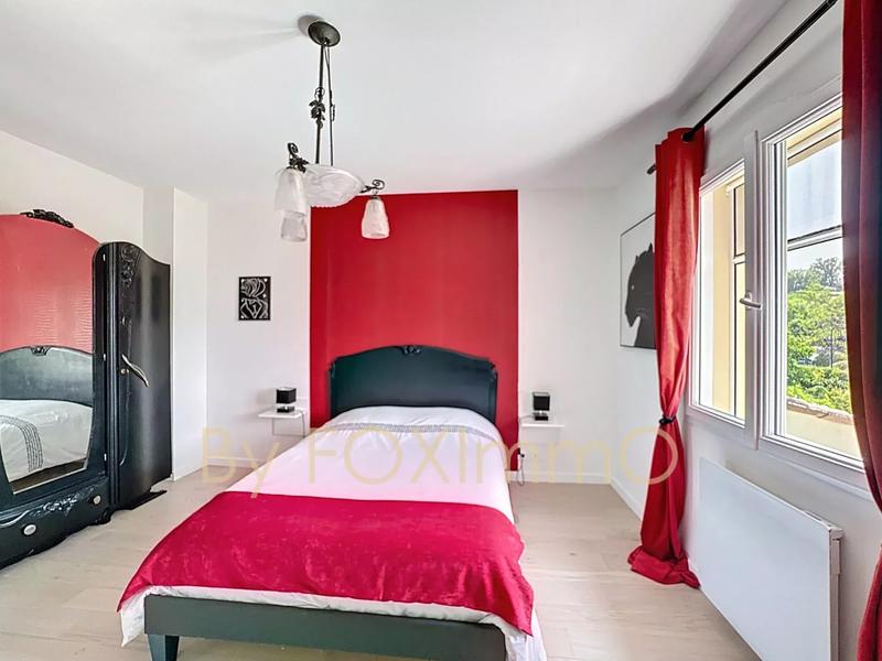 Maison - 230 m² - 6 pièces