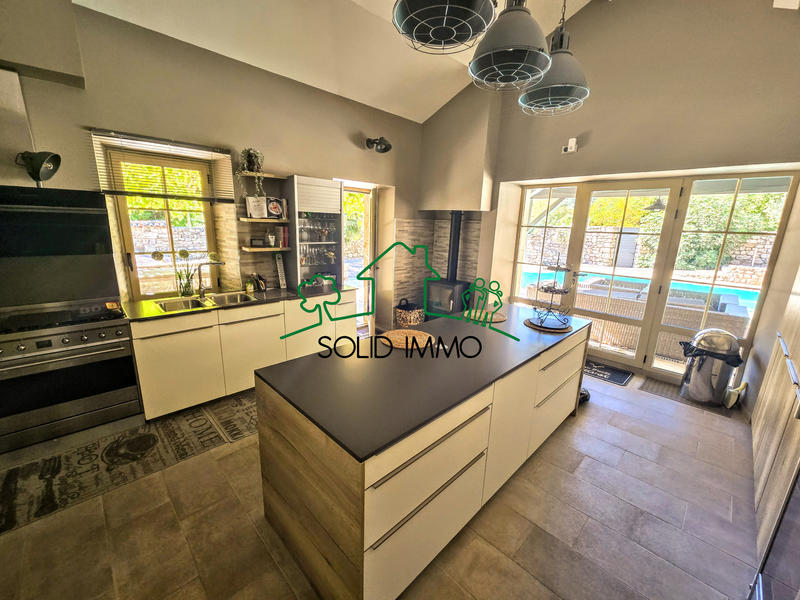 Mas - 265 m² - 10 pièces