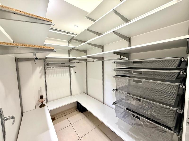 Maison - 214 m² - 12 pièces